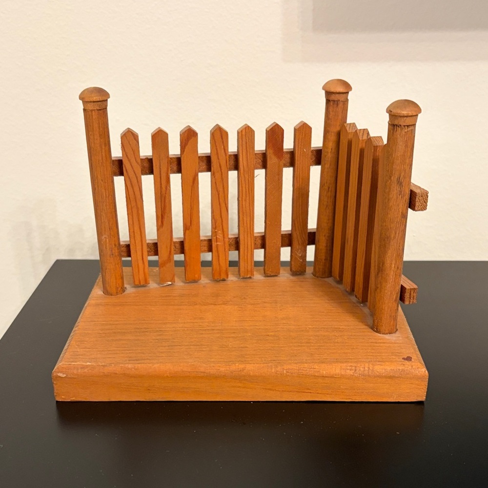 Sarah’s Attic Wooden Fence